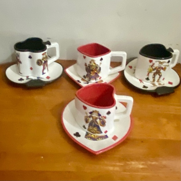 Beautiful, Rare, Large 8-pc  King of Hearts Cups and Saucers - Picture 14 of 15